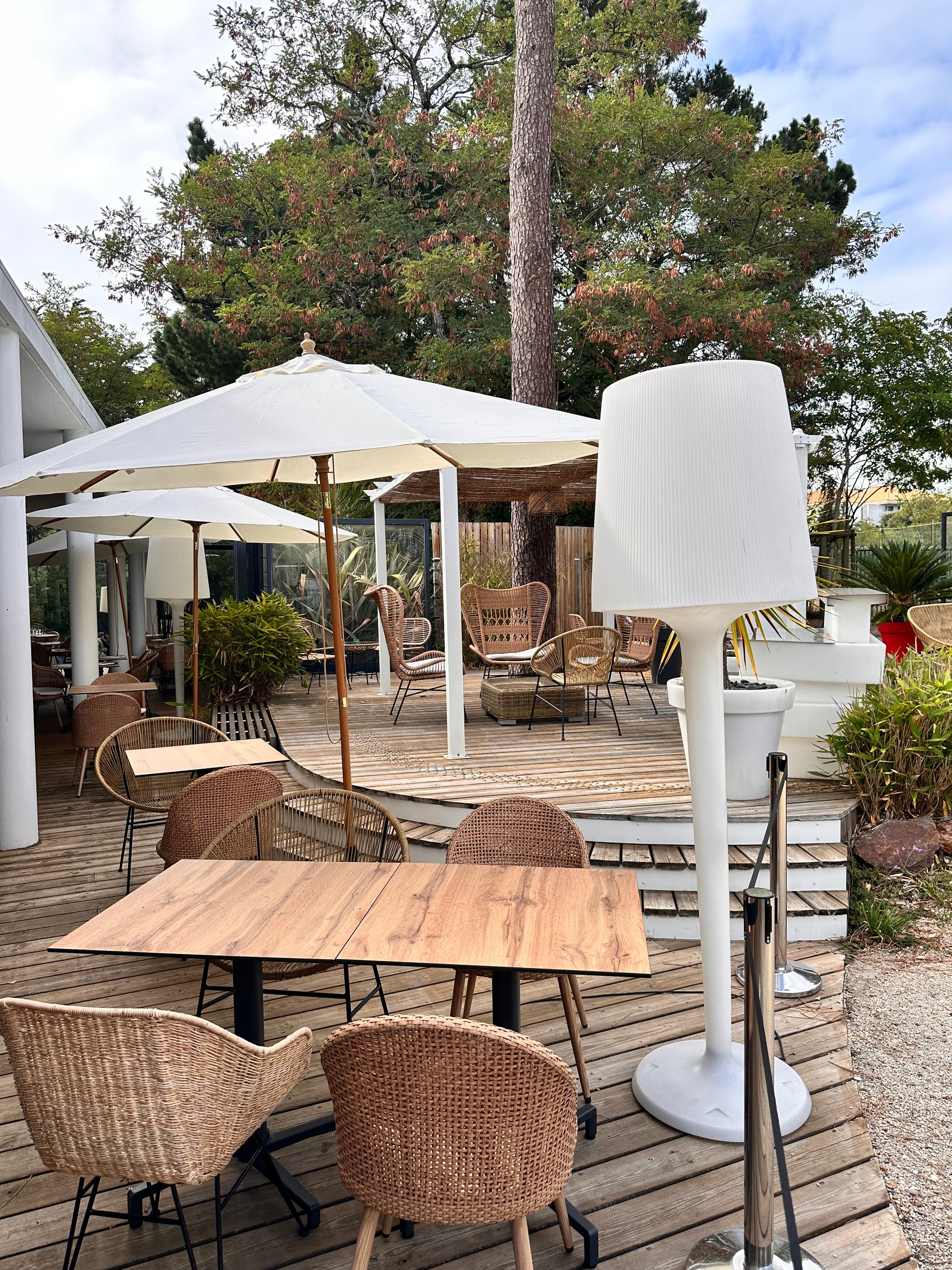 Terrasse d'un lieu de réception
