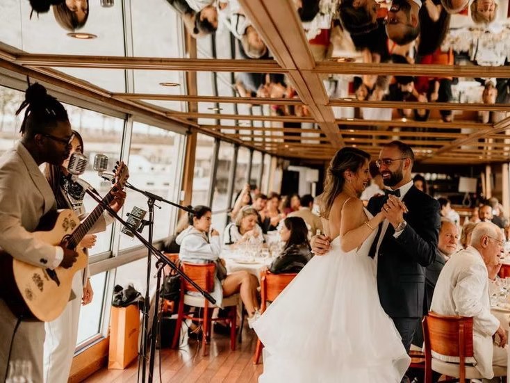 Mariage raffiné à taille humaine : l'essentiel avec style